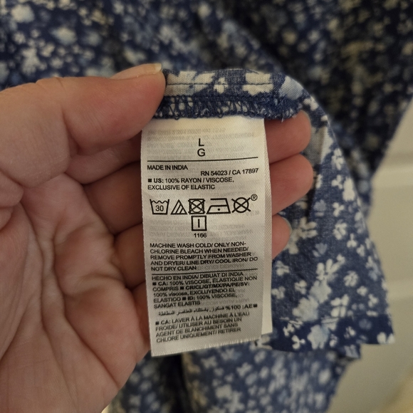 Old Navy blue floral dress - Picture 6 of 7